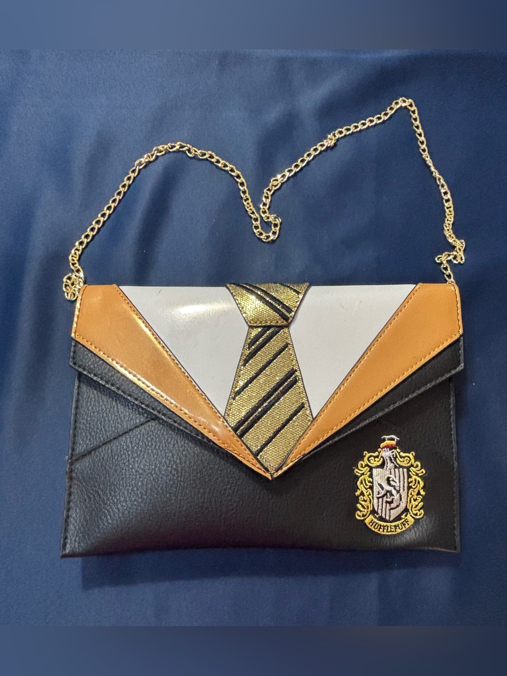 HARRY POTTER Hufflepuff Pocketbook by Danielle Nicole Black and Gold